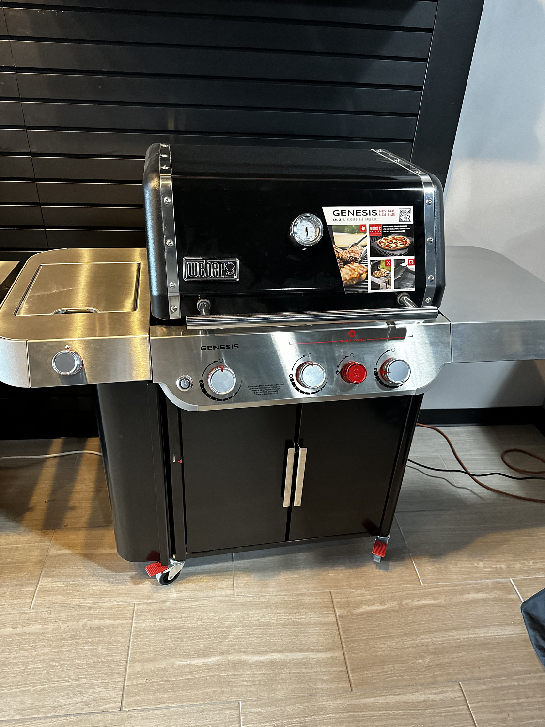 weber genesis e-335 фото